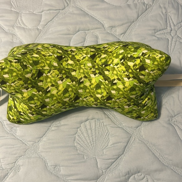 Green Patterned Pillow - Picture 4 of 4